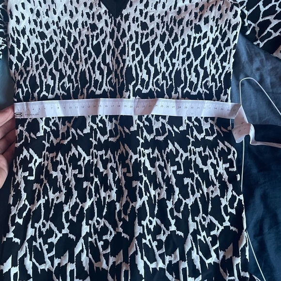 Roberto Cavalli dress SIZE S.Tent Dress
Black.Three-Quarter Sleeve with V-Neck. - Picture 12 of 16